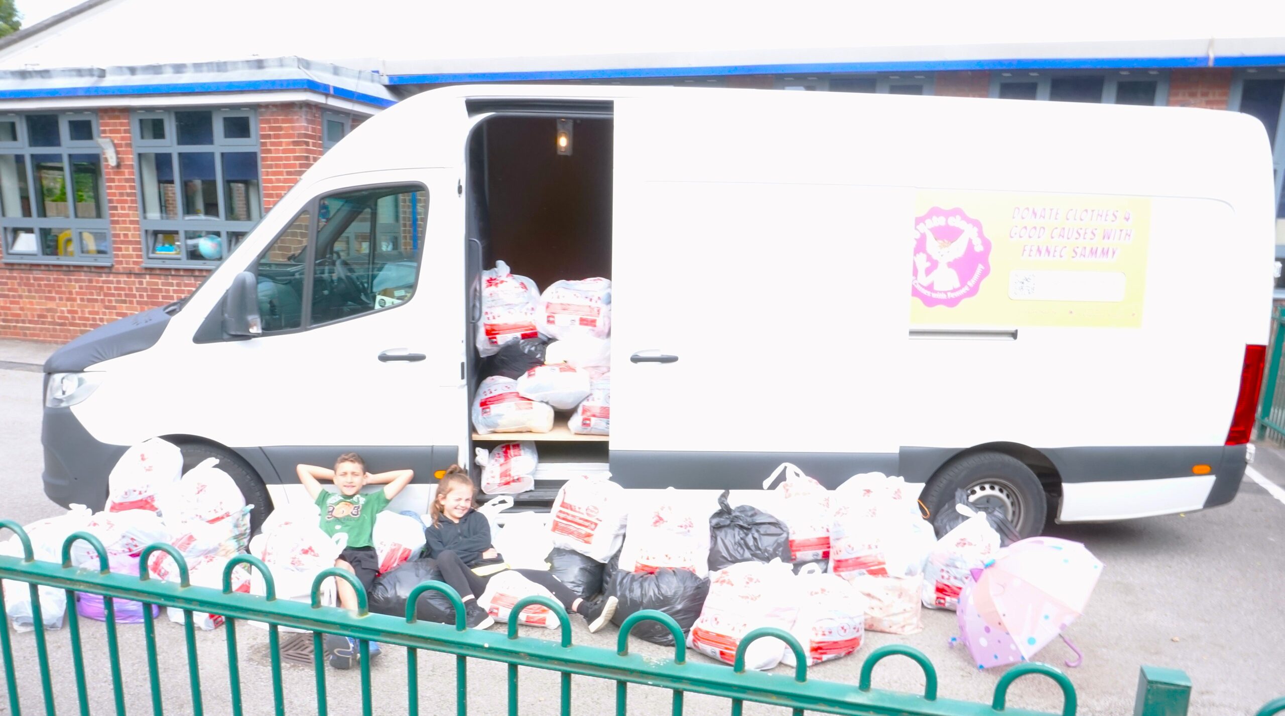 Broadheath Primary School Successfully Gathers 318 kg of Clothing to Fundraise for Themselves and Our Charity!