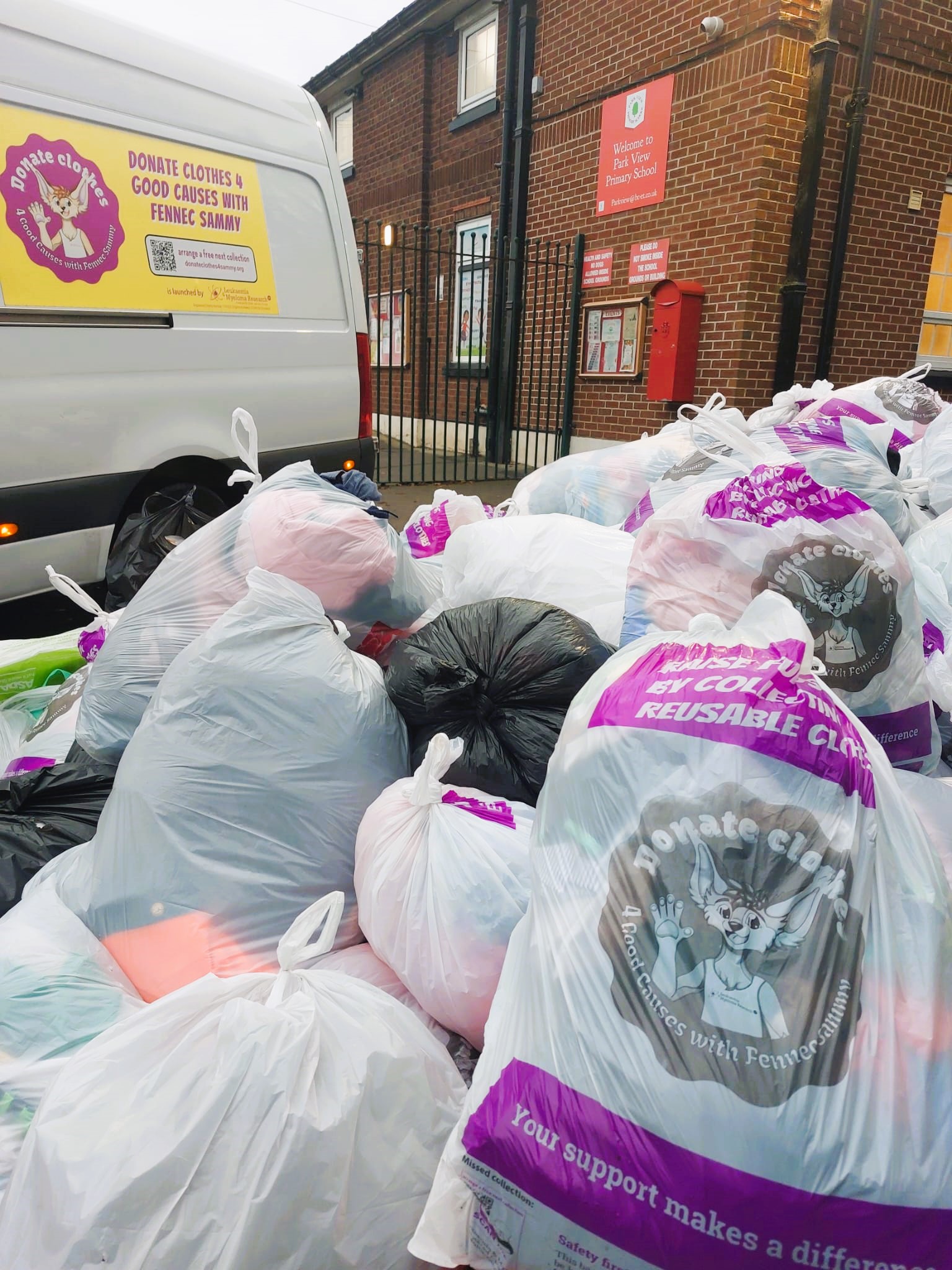 🎉📚 Amazing Achievement: Manchester School Collects 724kg of Clothes! 🦸‍♀️💚