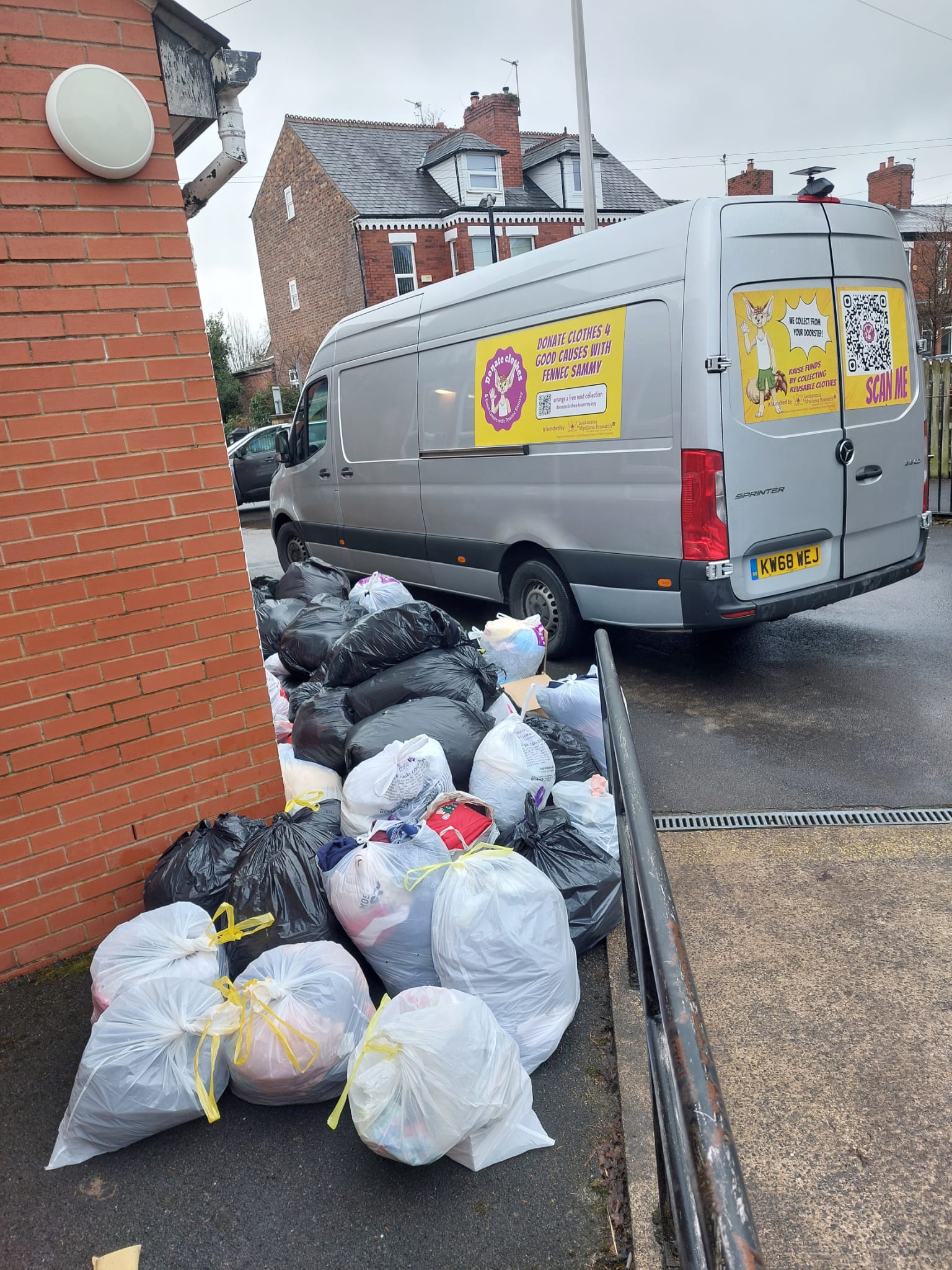 🌟 Amazing Effort by Flixton Primary School – 450kg Collected! 👕♻️🎉